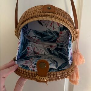 Women’s cute round cross body bag